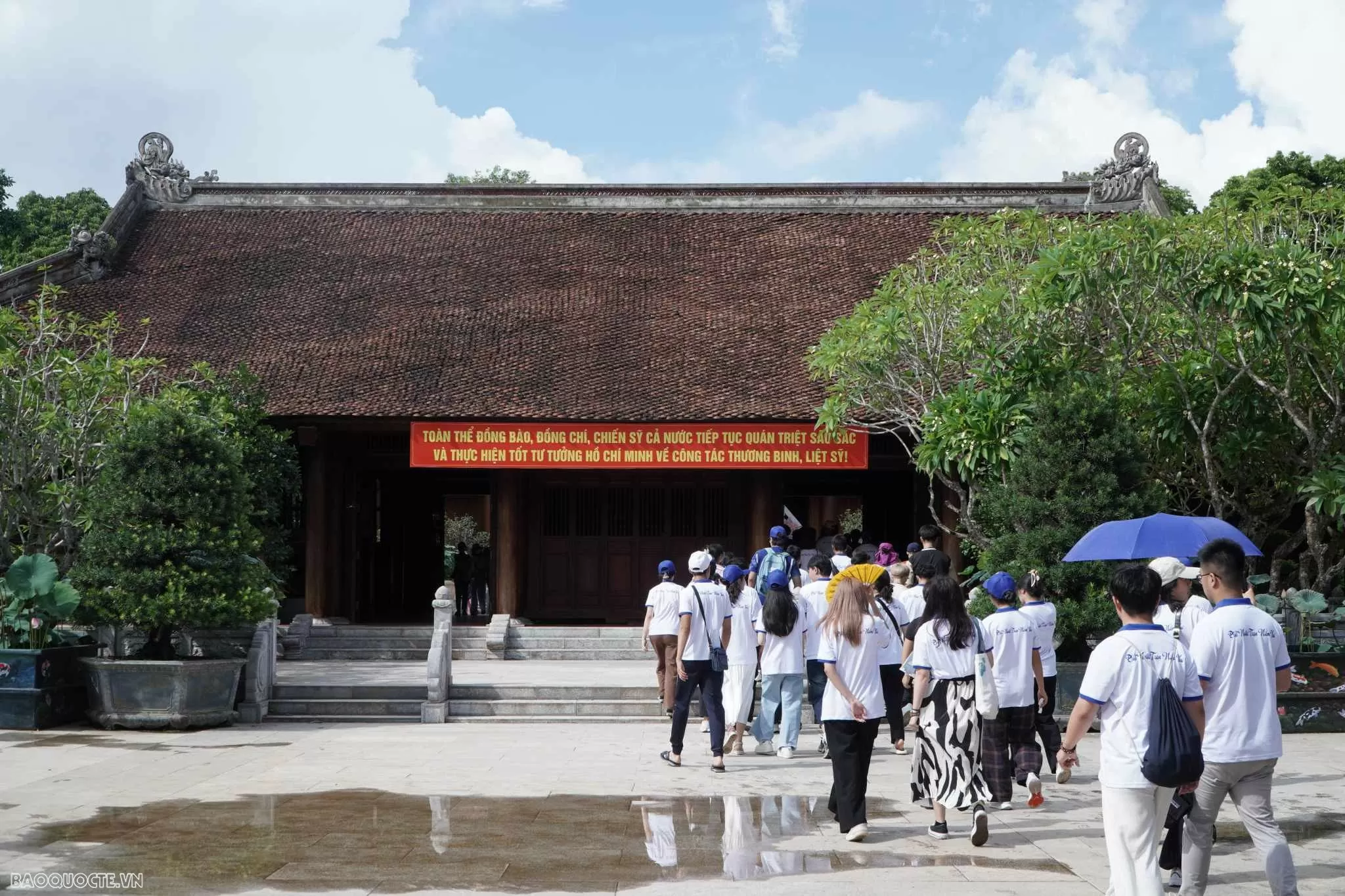 Trại hè Việt Nam 2024: Kiều bào trẻ tham quan nơi lưu giữ những kỷ vật đặc biệt về Chủ tịch Hồ Chí Minh