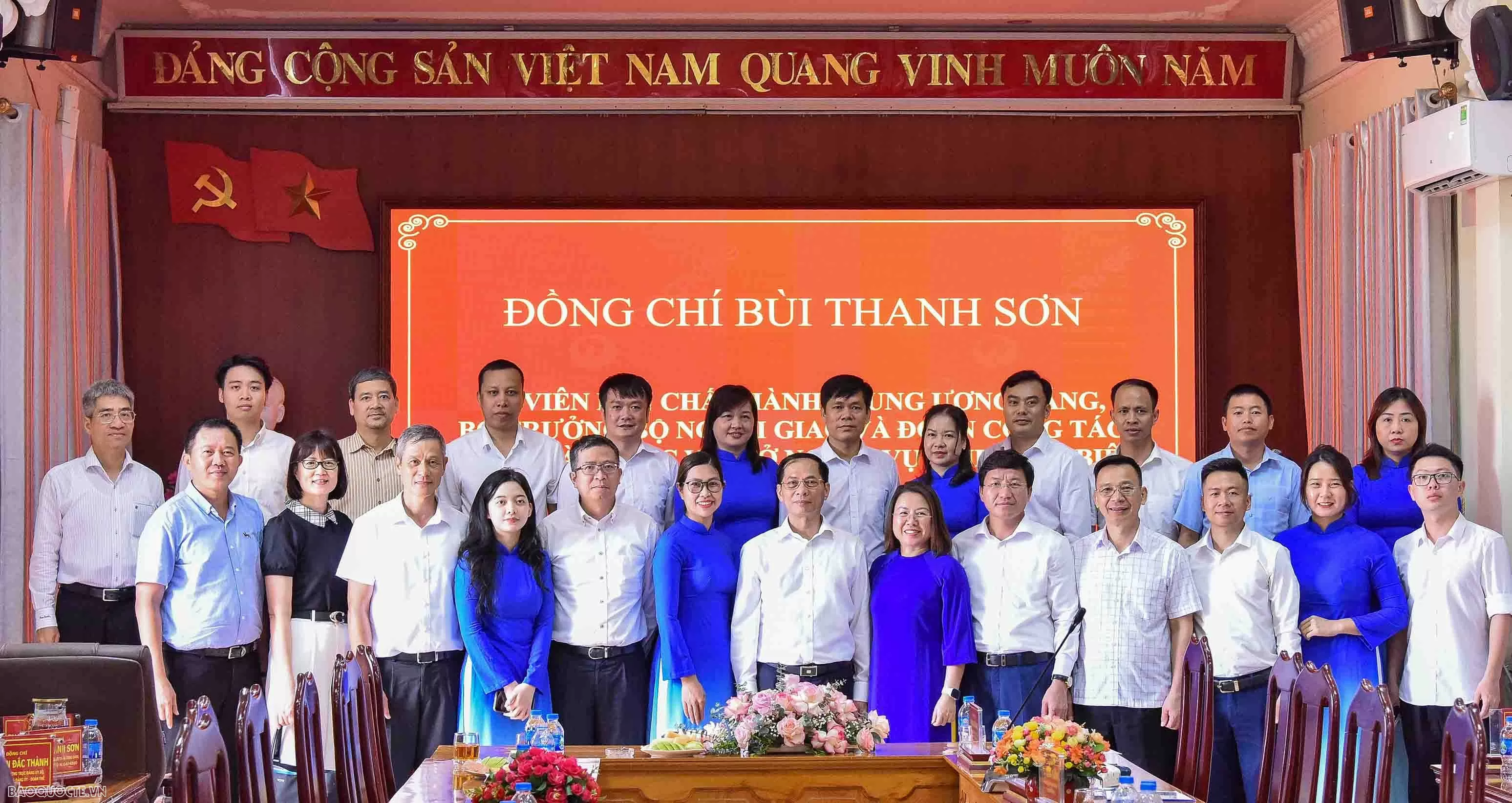 Bộ trưởng Ngoại giao Bùi Thanh Sơn thăm và làm việc với Cục Ngoại vụ Điện Biên
