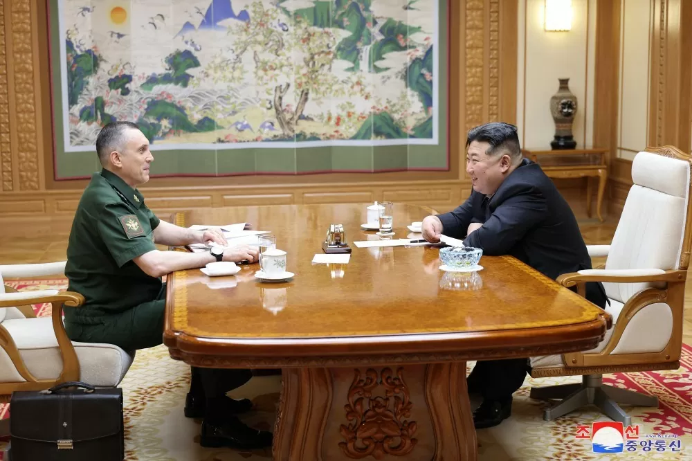 Phái đoàn quân sự Nga thăm Triều Tiên