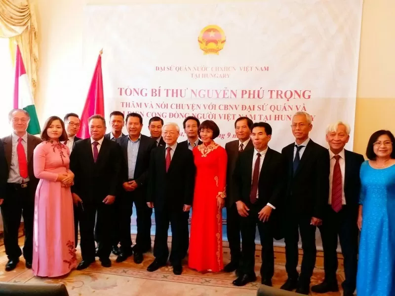 Kiều bào rưng rưng nhớ lại những kỷ niệm với Tổng Bí thư Nguyễn Phú Trọng Kiều bào rưng rưng nhớ lại kỷ niệm với Tổng Bí thư Nguyễn Phú Trọng