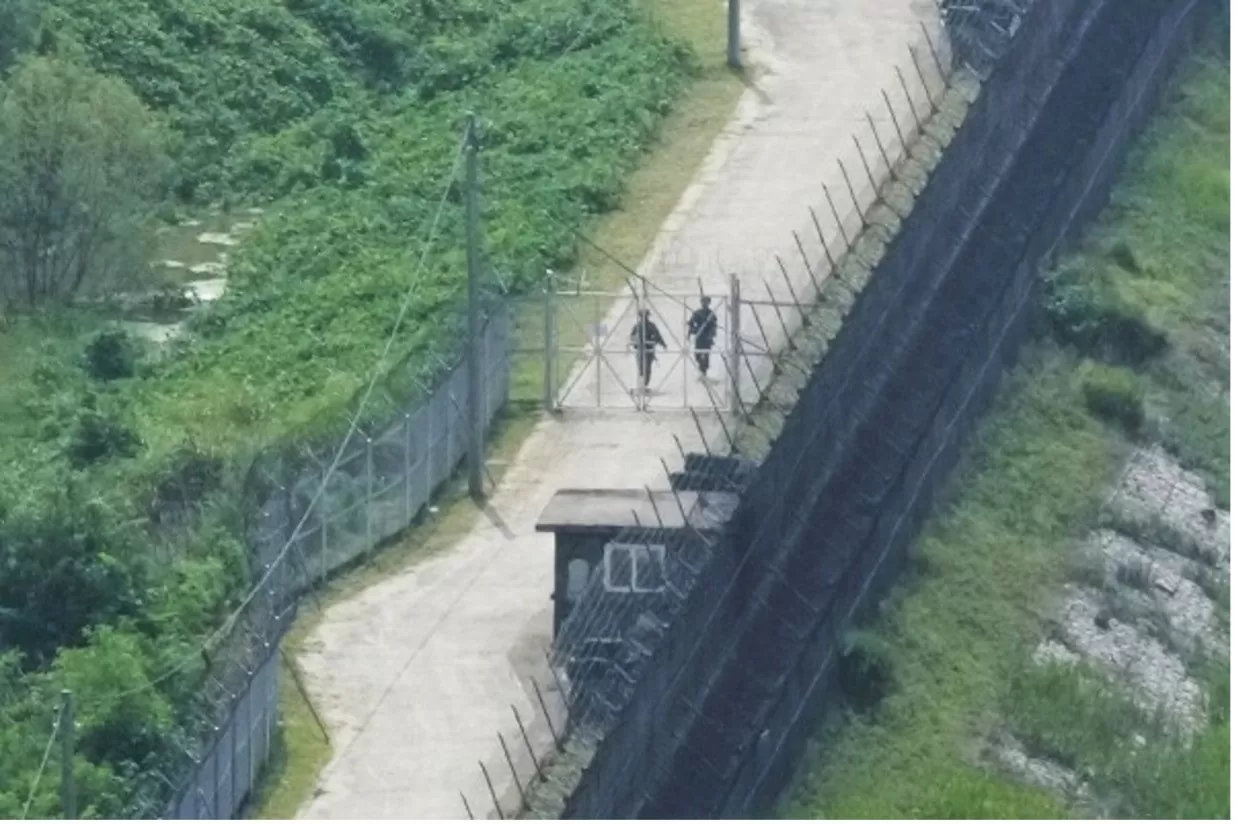 Binh lính Hàn Quốc tuần tra ở biên giới với Triều Tiên. (Nguồn: AP)
