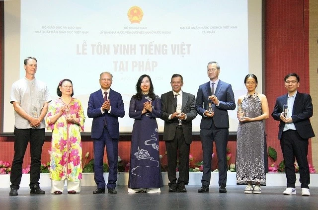 Tôn vinh tiếng Việt trong cộng đồng người Việt Nam tại Pháp