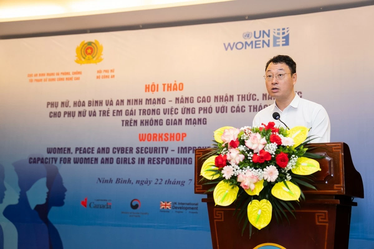 Improving the awareness and capacity for women and girls in responding to challenges in cyberspace