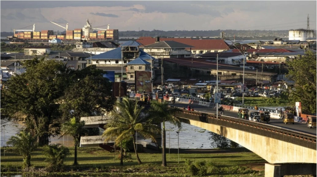 Thủ đô Monrovia của Liberia nằm bên bờ Đại Tây Dương và có 1,5 triệu dân. (Ảnh: John Wessles)