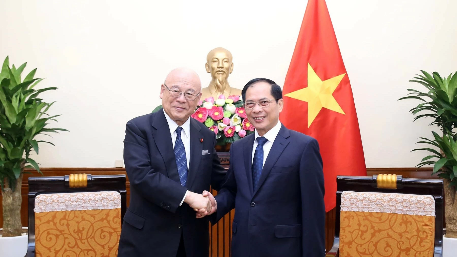 Bộ trưởng Bùi Thanh Sơn tiếp Cố vấn đặc biệt Liên minh nghị sĩ hữu nghị Nhật-Việt
