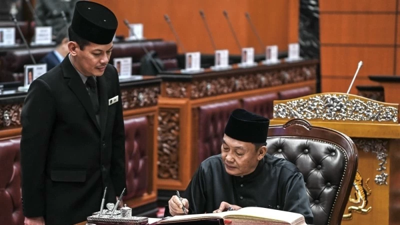 Malaysia chào đón Chủ tịch Thượng viện mới