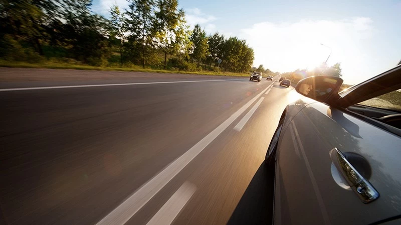 Hướng dẫn vượt xe theo Luật Trật tự an toàn giao thông đường bộ 2024