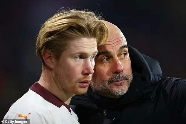 HLV Pep Guardiola khẳng định tiền vệ Kevin De Bruyne sẽ không rời Man City