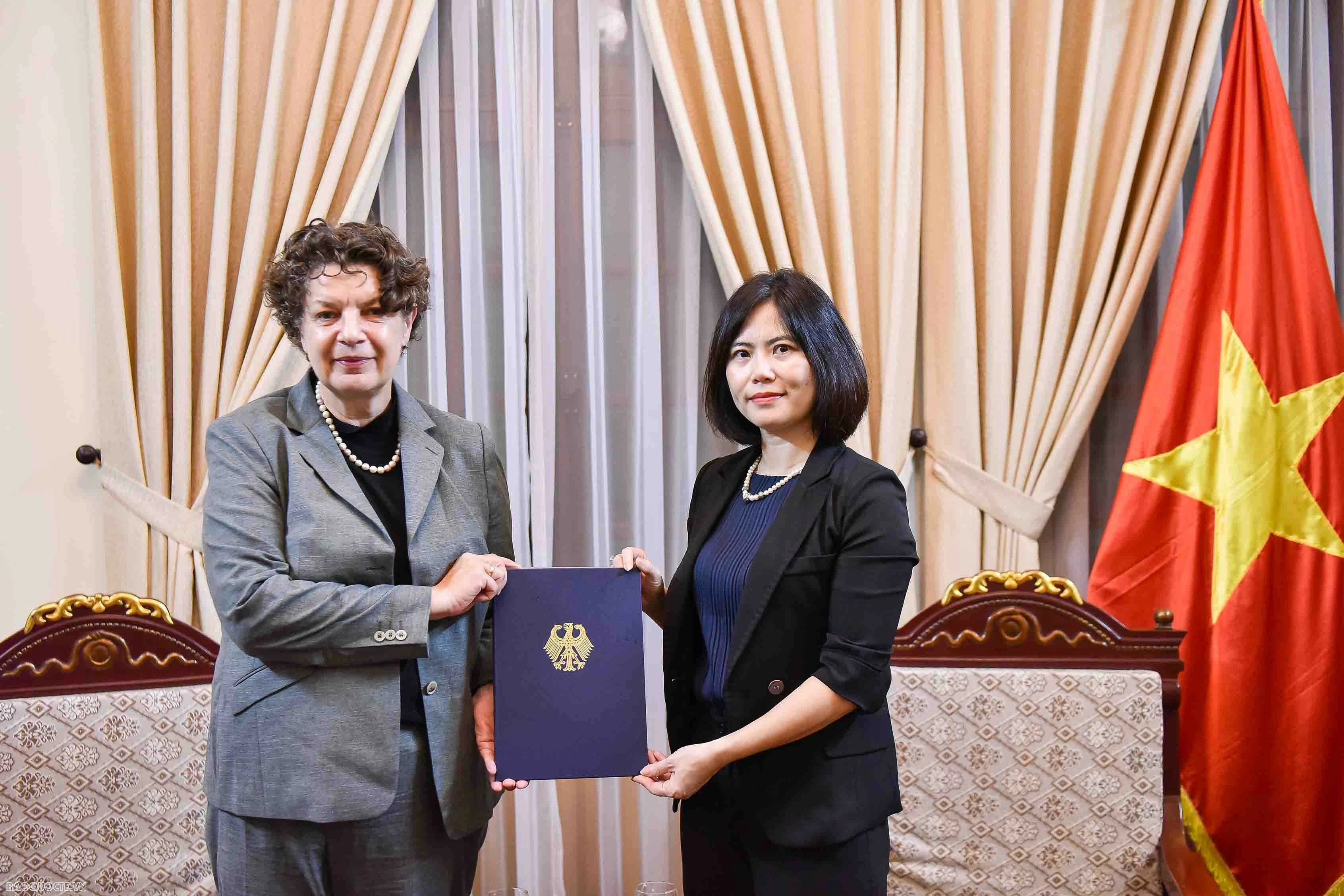 Bộ Ngoại giao tiếp nhận bản sao Thư uỷ nhiệm bổ nhiệm Đại sứ Argentina tại Việt Nam