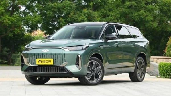 SUV hybrid sạc điện Trung Quốc - Fulwin T10 xác lập kỷ lục Guinness về quãng đường di chuyển