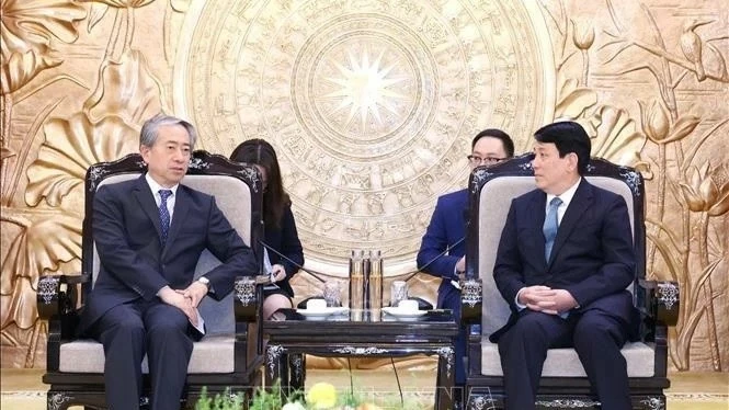 Party Politburo member Luong Cuong receives outgoing Chinese Ambassador Xiong Bo