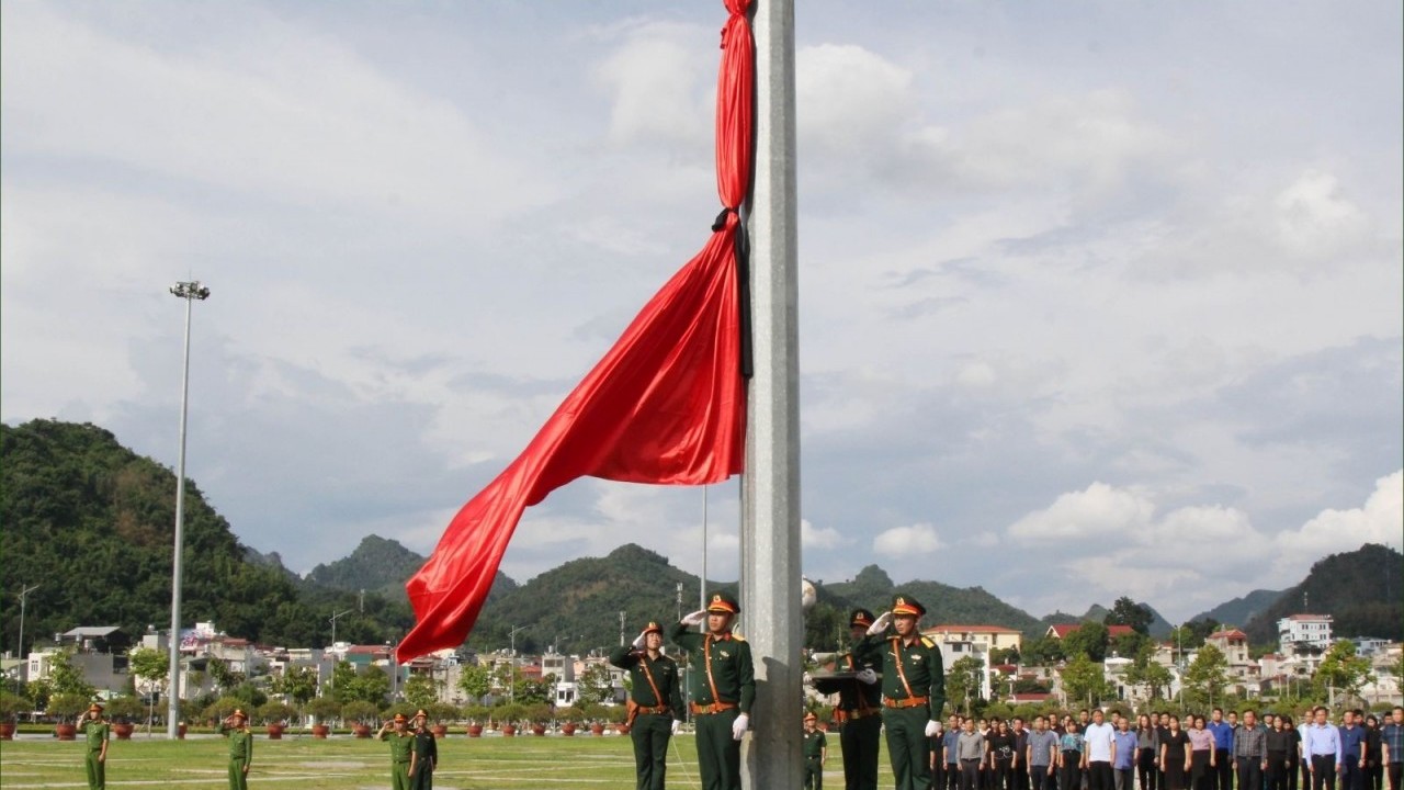 hinh anh co ru xuat hien nhieu noi truoc quoc tang tong bi thu nguyen phu trong