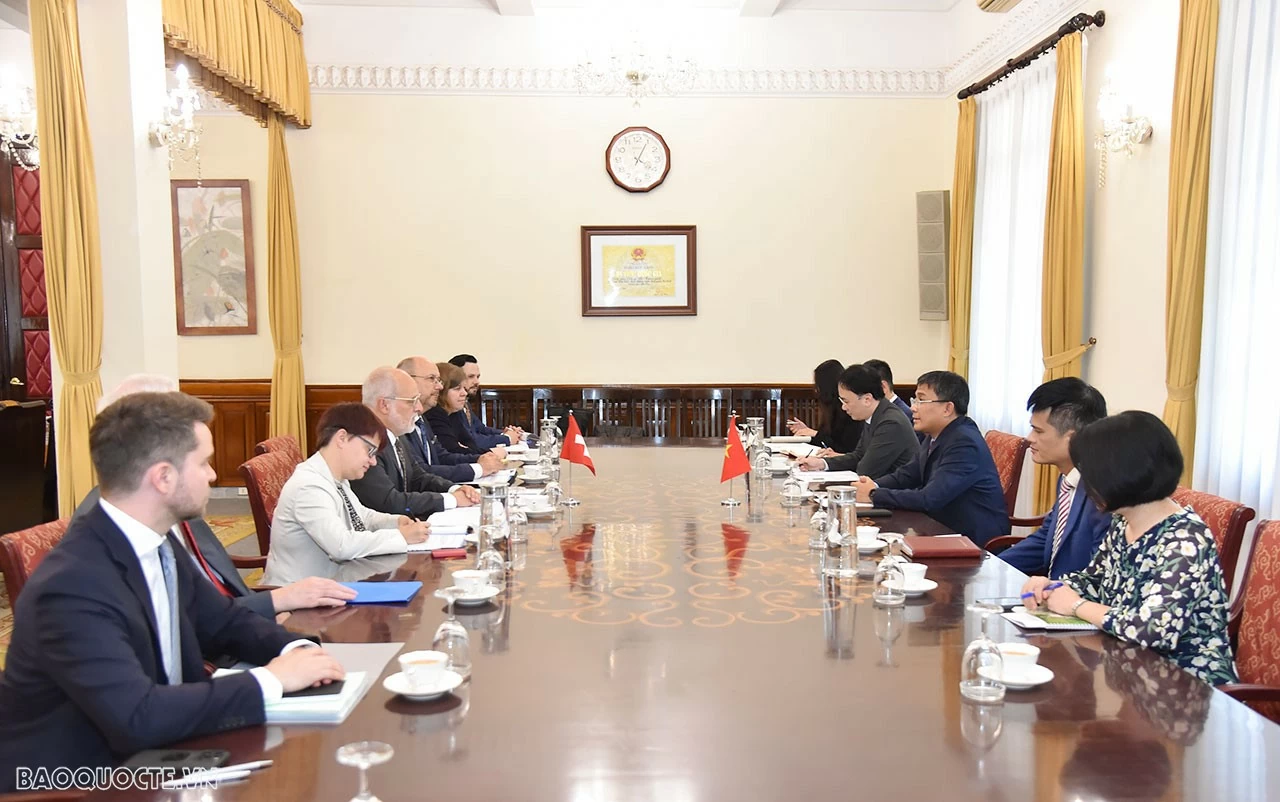 Quan hệ Việt Nam-Thụy Sỹ đang bước sang một giai đoạn hợp tác mới Quan hệ Việt Nam-Thụy Sỹ đang bước sang một giai đoạn hợp tác mới