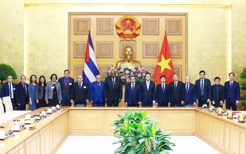 PM Pham Minh Chinh welcomes Cuban NA President Esteban Lazo Hernandez