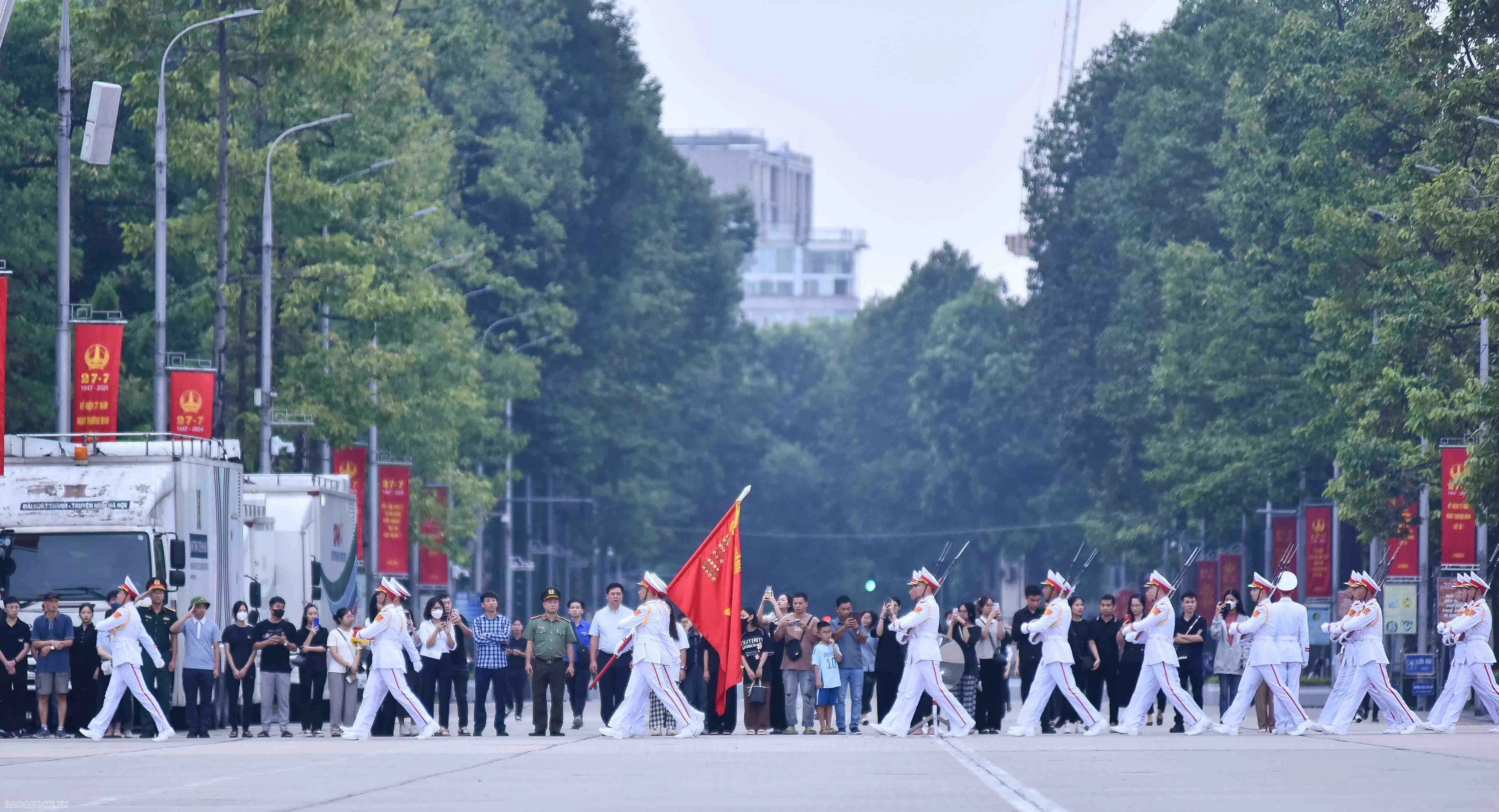 Flag hoisted half-mast in national mourning for Party General Secretary Nguyen Phu Trong