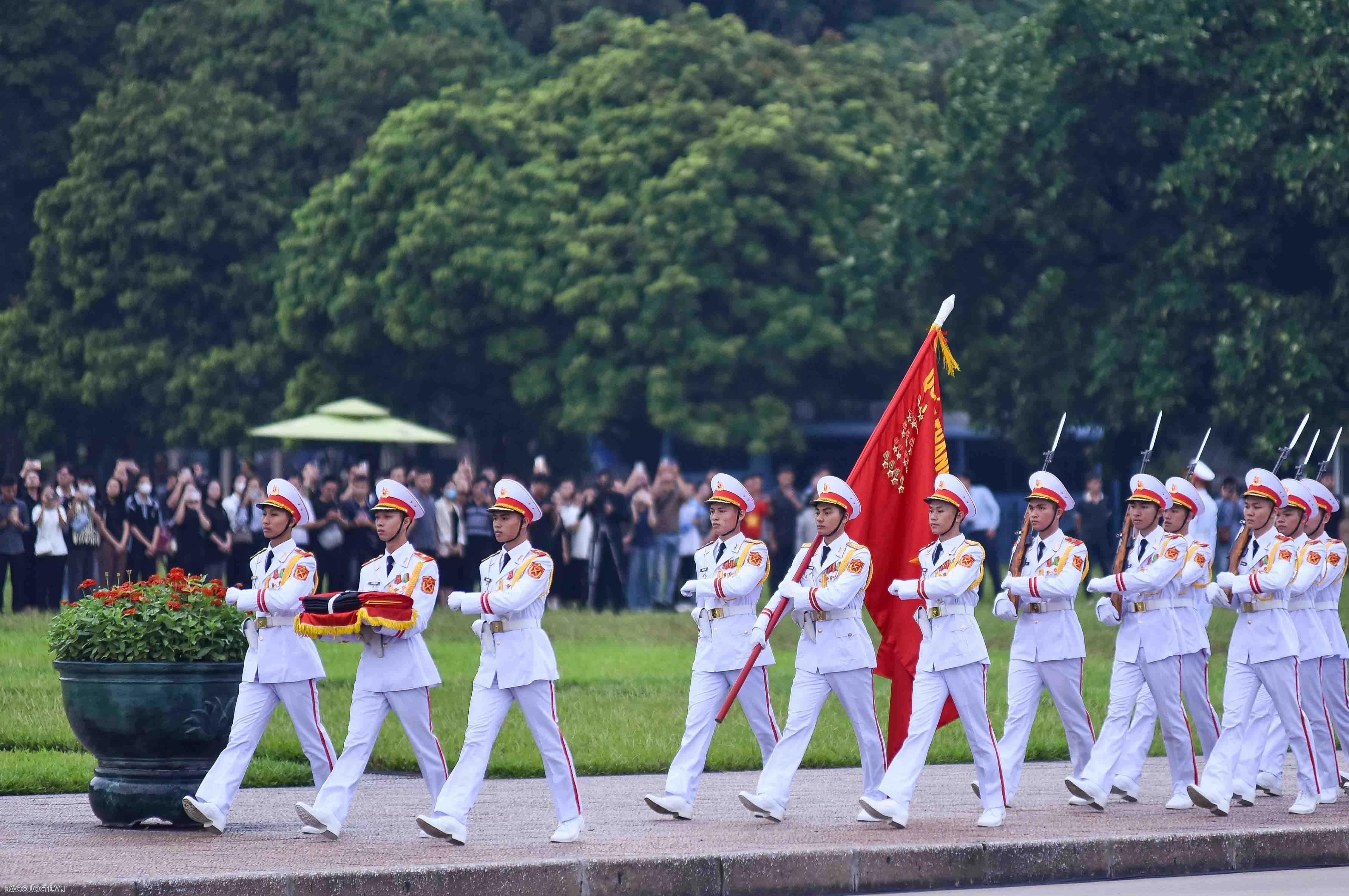 Flag hoisted half-mast in national mourning for Party General Secretary Nguyen Phu Trong