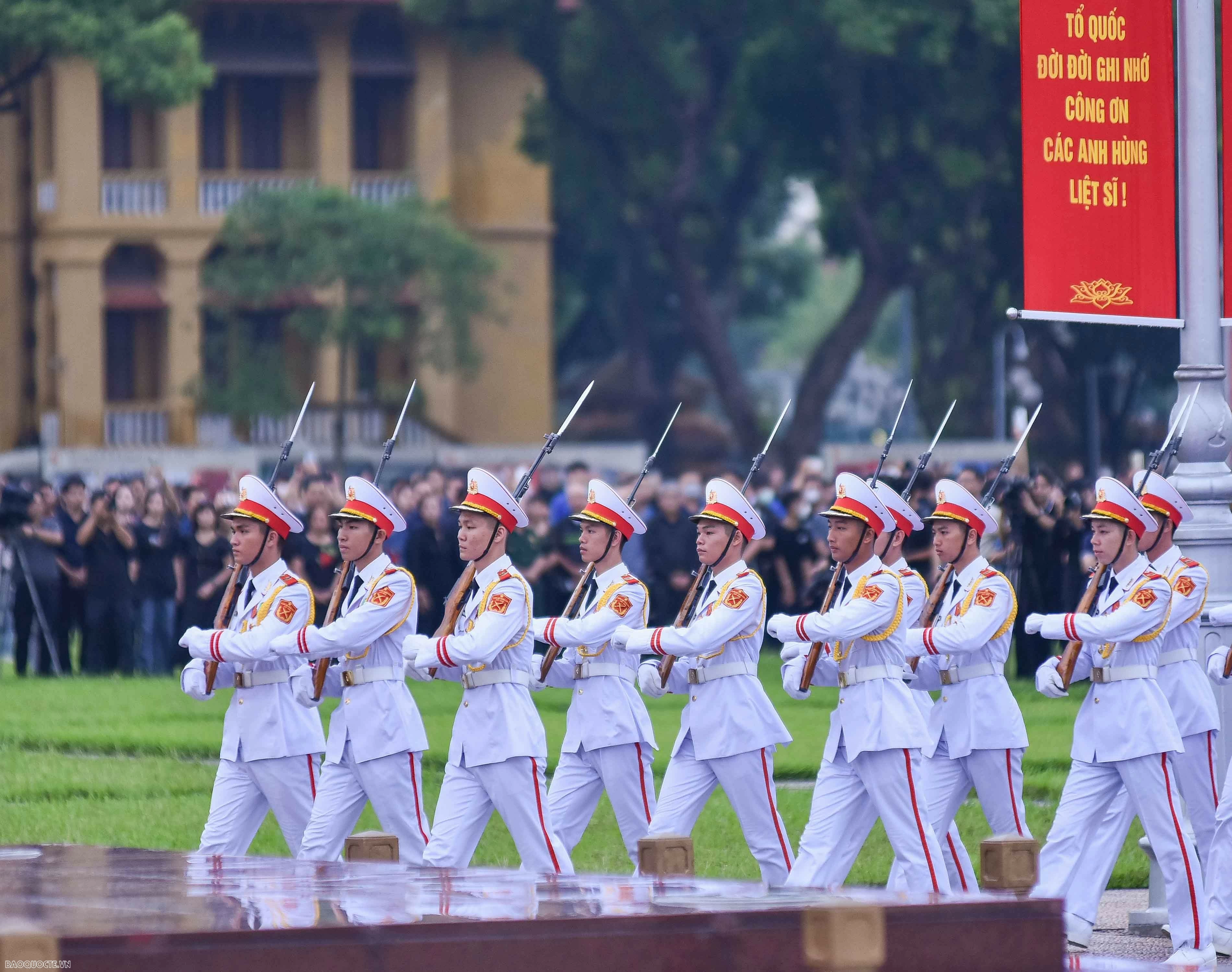 Flag hoisted half-mast in national mourning for Party General Secretary Nguyen Phu Trong