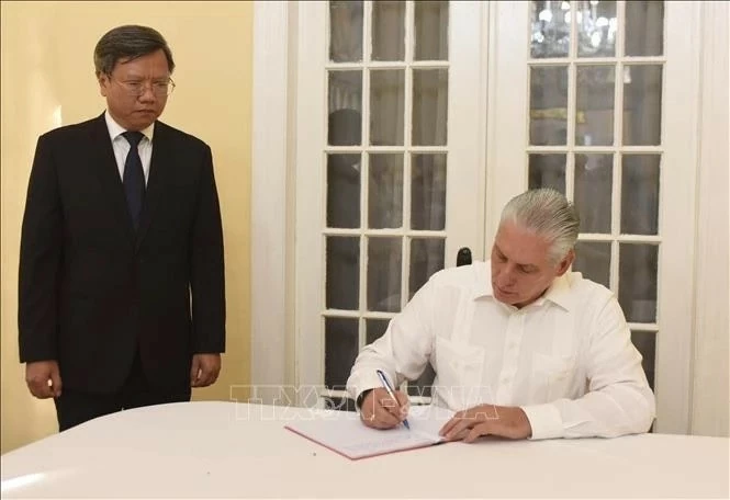 Cuban leaders pay homage to Party General Secretary Nguyen Phu Trong
