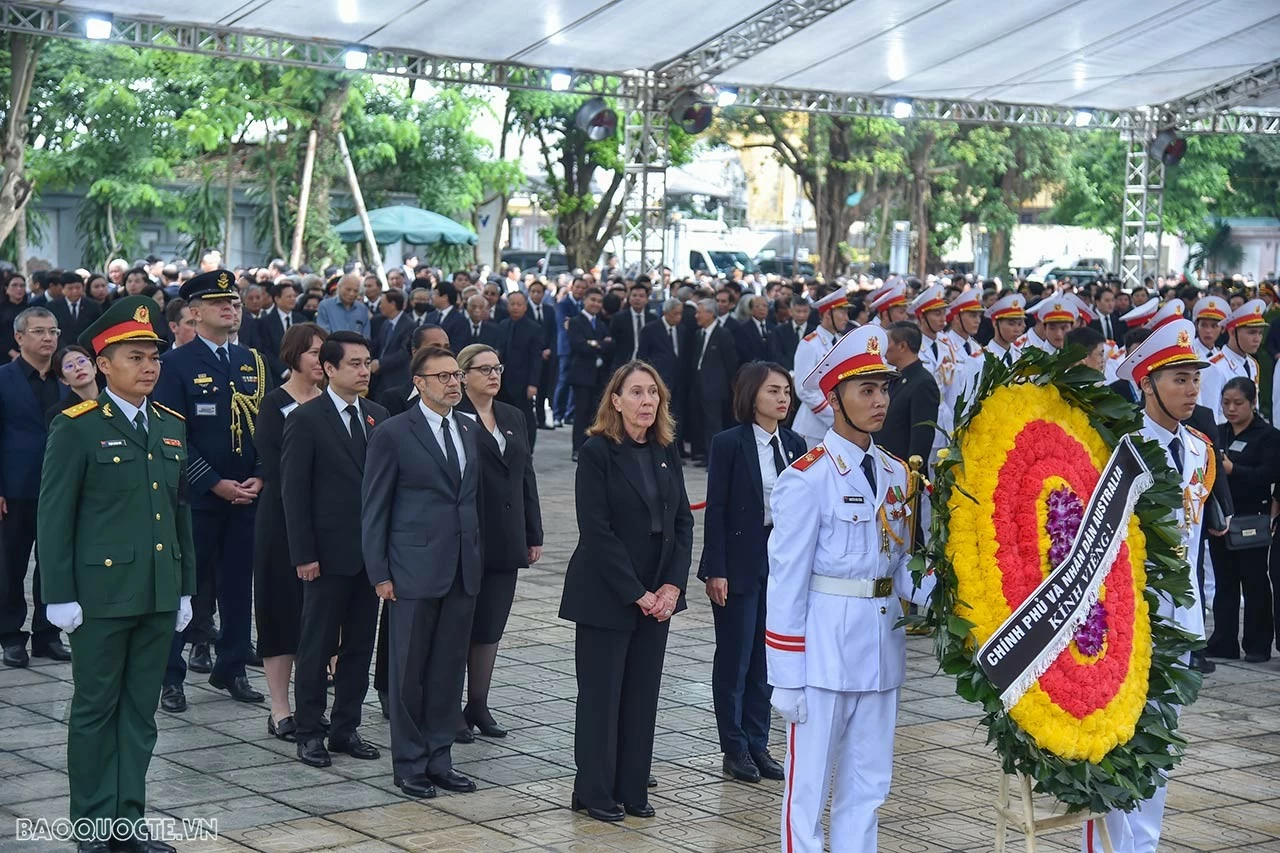 Lãnh đạo các nước và tổ chức quốc tế viếng Tổng Bí thư Nguyễn Phú Trọng sáng ngày 25/7