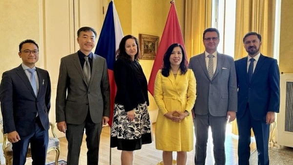 Đề nghị Czech đơn giản hóa thủ tục cấp thị thực cho người Việt Nam