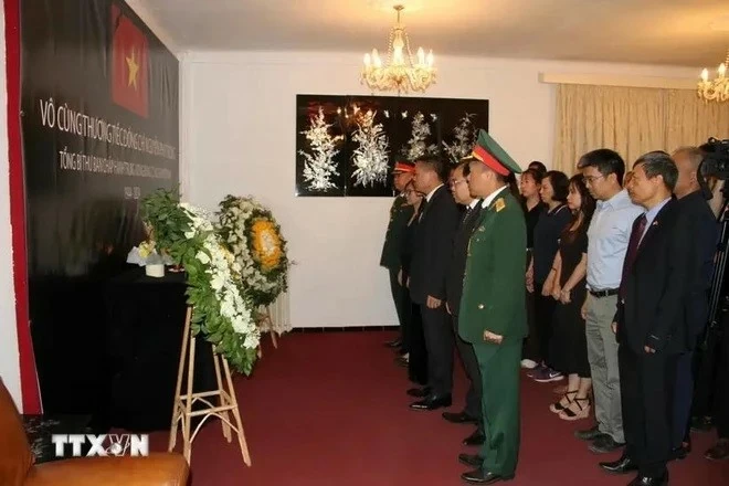 African political parties' leaders sign condolence books in memory of Party General Secretary Nguyen Phu Trong