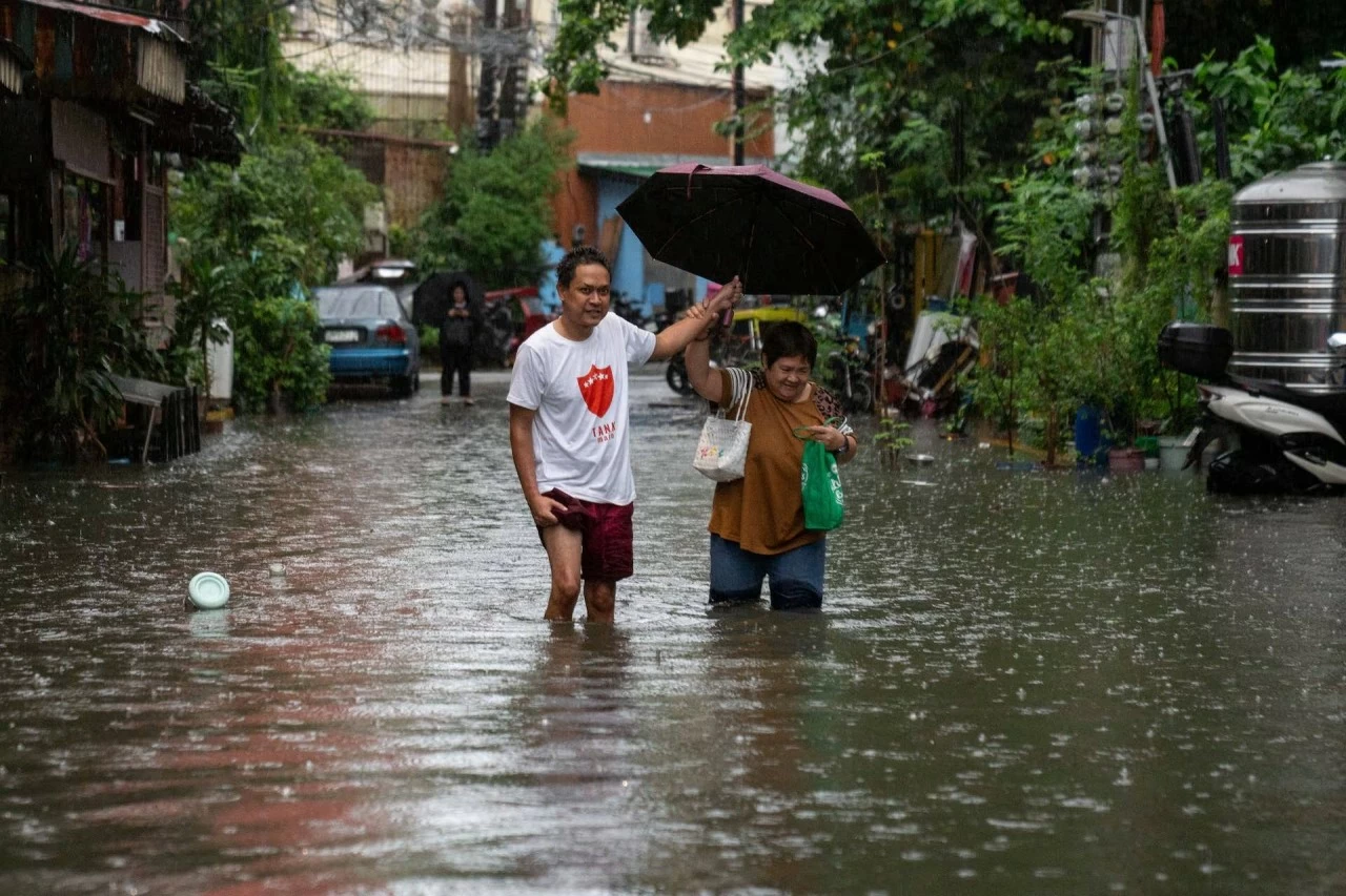 Philippines: Đường phố thủ đô Manila chìm trong nước sau cơn bão Gaemi