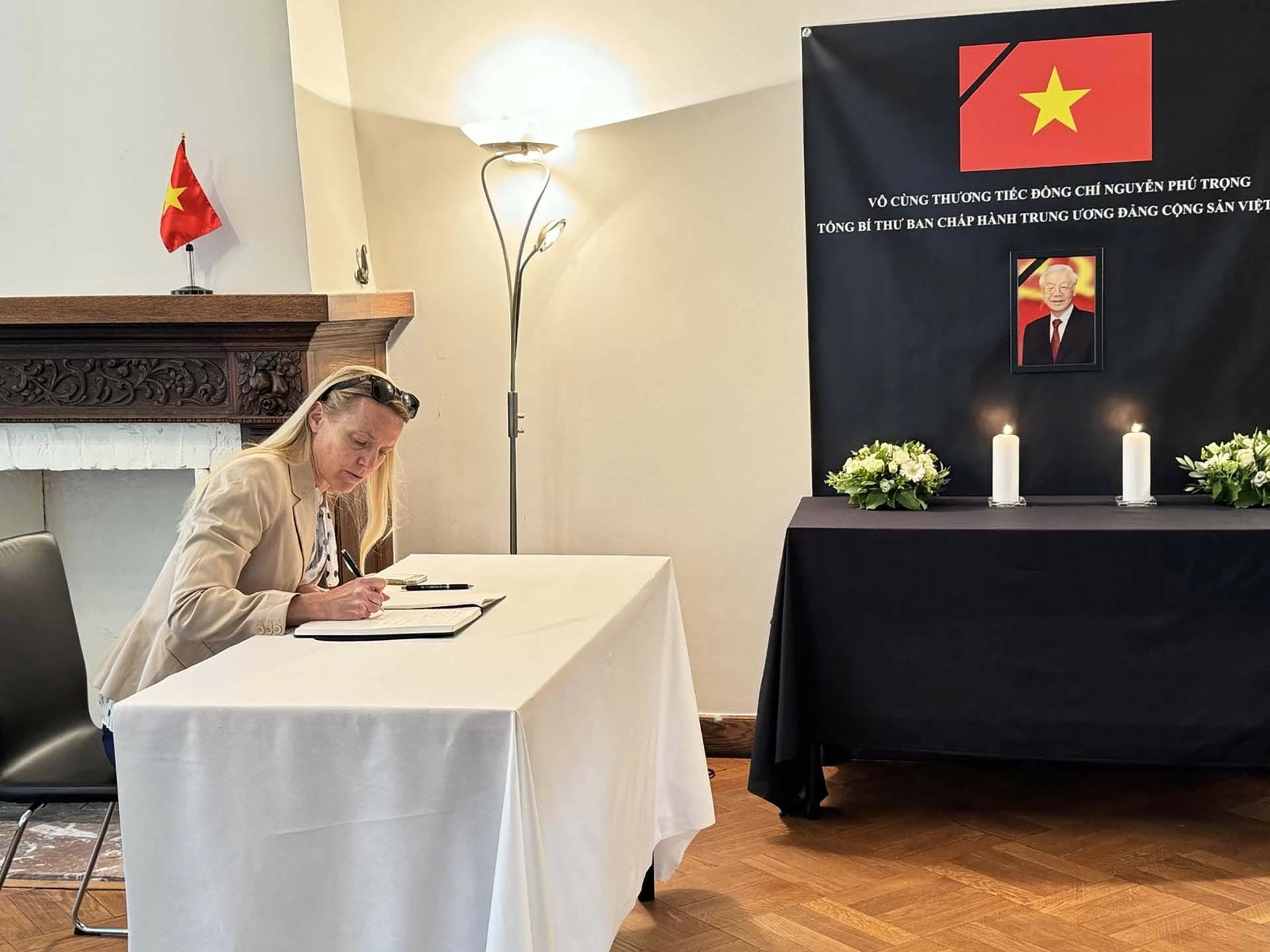 Đại sứ quán Việt Nam tại Đan Mạch tổ chức lễ viếng Tổng Bí thư Nguyễn Phú Trọng