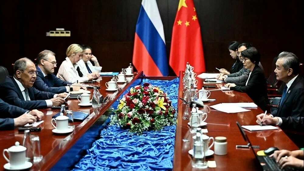 Các ngoại trưởng Nga, Trung Quốc gặp mặt: Khẳng định ủng hộ vai trò trung tâm của ASEAN
