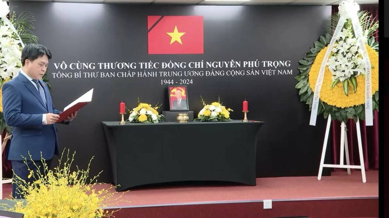 Trang nghiêm lễ viếng Tổng Bí thư Nguyễn Phú Trọng tại Quảng Châu, Trung Quốc