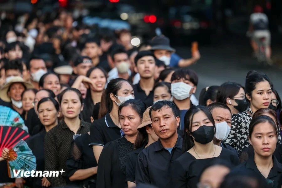 Endless streams of people mourn Party General Secretary Nguyen Phu Trong