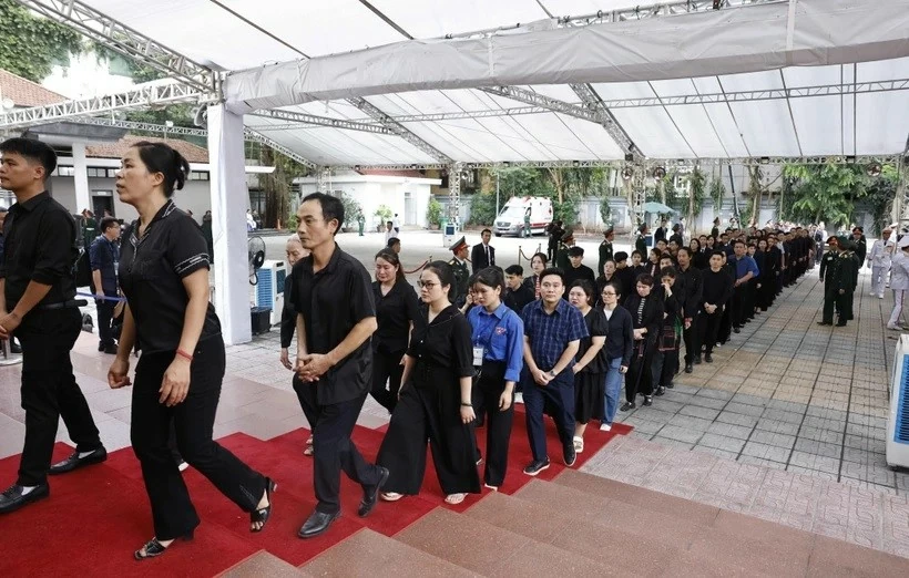 Endless streams of people mourn Party General Secretary Nguyen Phu Trong