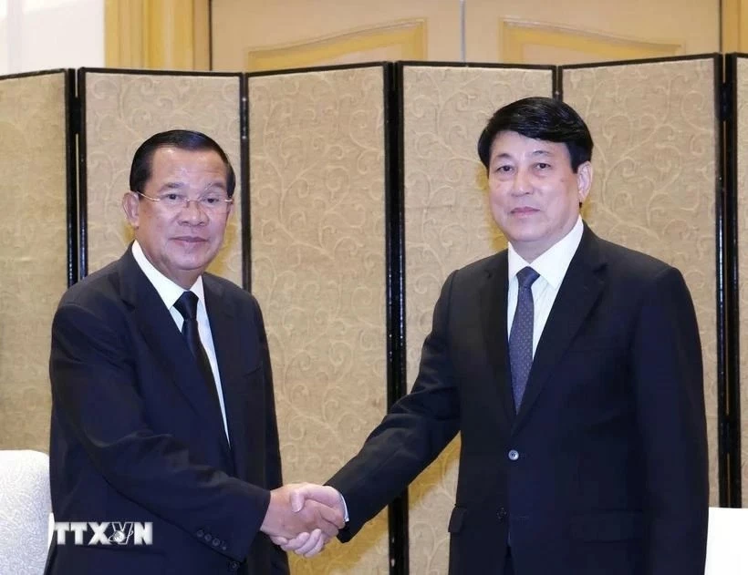 Party Poliburo member receives President of Cambodian Senate Hun Sen