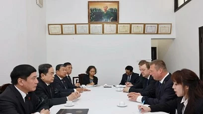 NA Chairman Tran Thanh Man hosts Vice Chairman of Belarus’s Senate