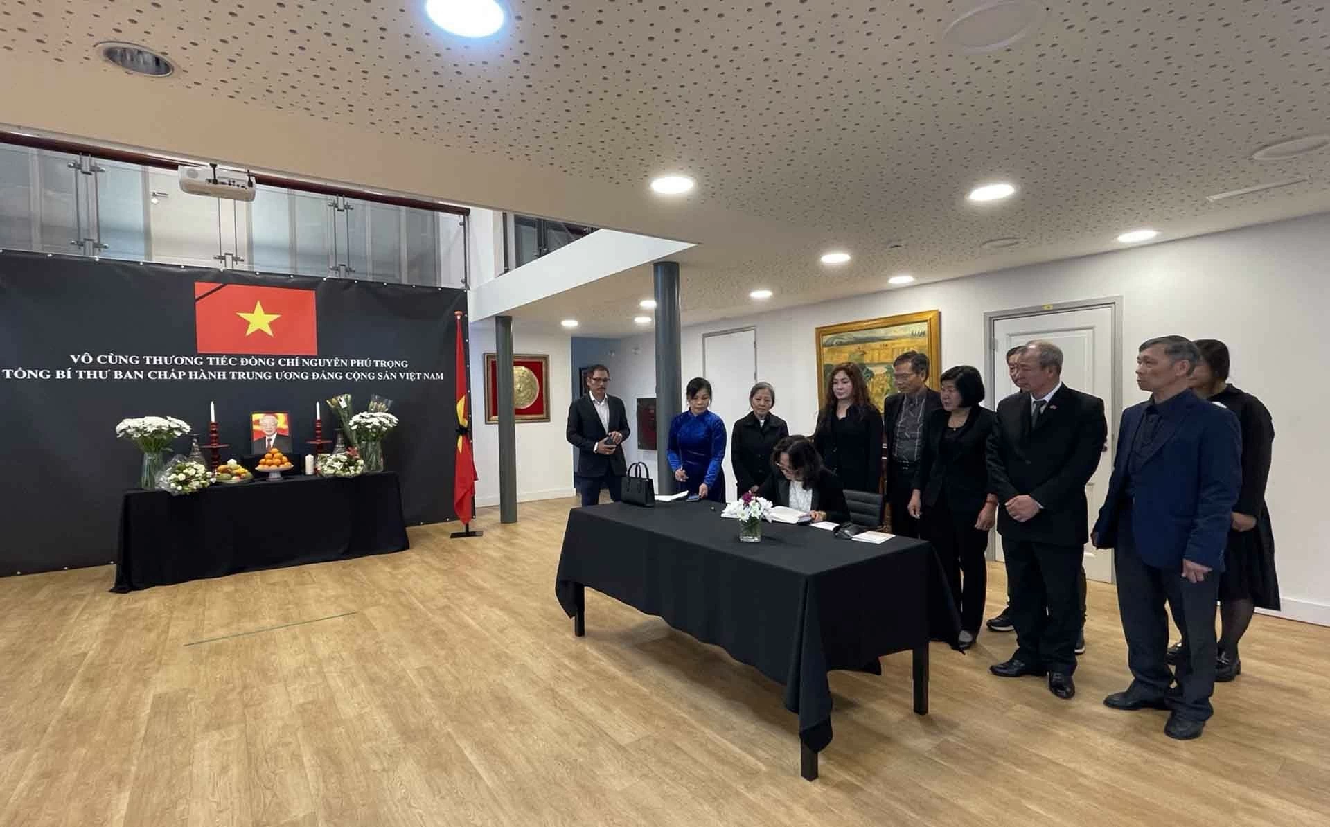 Đại sứ quán Việt Nam tại Hà Lan mở sổ tang và tổ chức lễ viếng Tổng Bí thư Nguyễn Phú Trọng