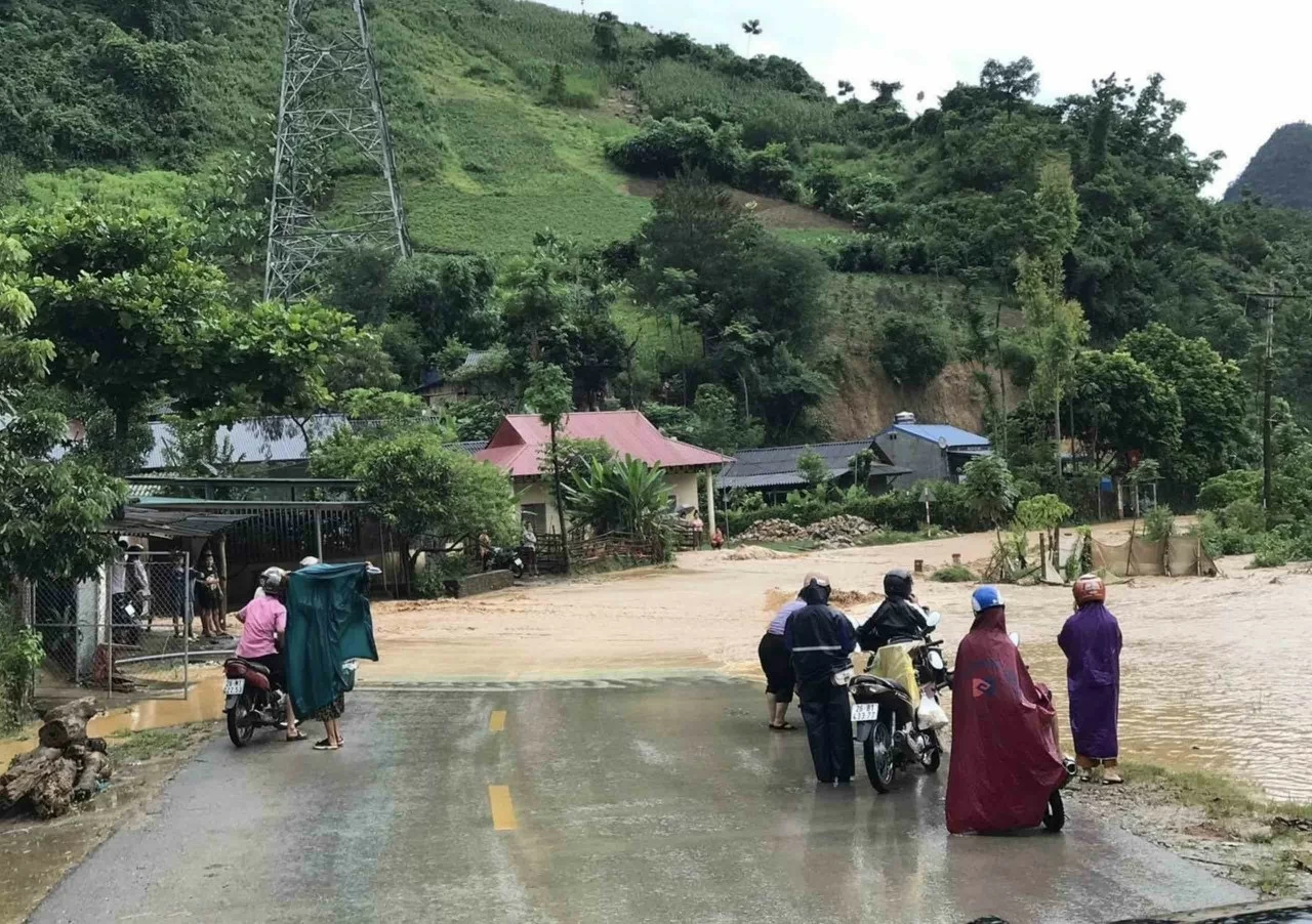 Lũ quét, sạt lở đất gây thiệt hại không nhỏ tại nhiều địa phương