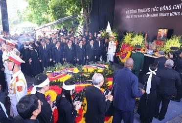 Party General Secretary lNguyen Phu Trong aid to rest at Hanoi’s Mai Dich Cemetery