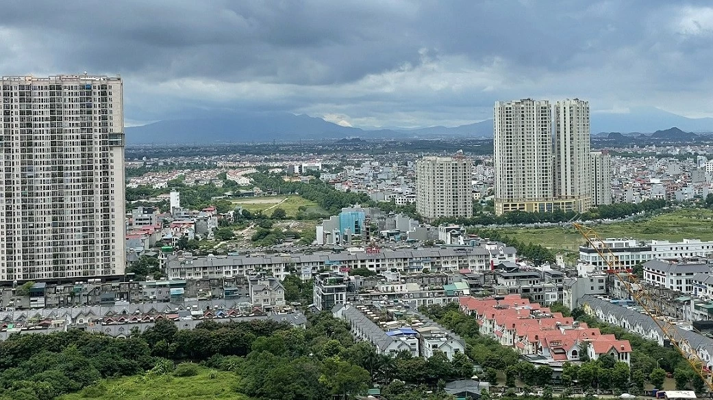 Bất động sản mới nhất: Thị trường liên tục thiết lập mặt bằng giá mới, tư duy ‘tấc đất tấc vàng’, thổ cư Hà Nội lọt điểm ngắm người mua