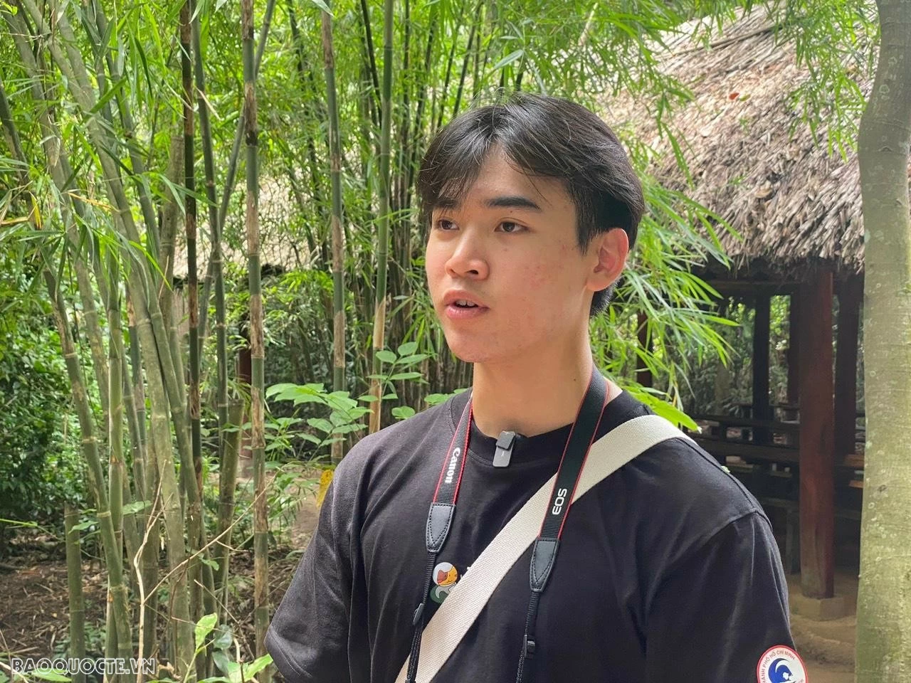 Trại hè Việt Nam 2024: Kiều bào trẻ thích thú khám phá cấu trúc độc đáo của Địa đạo Củ Chi