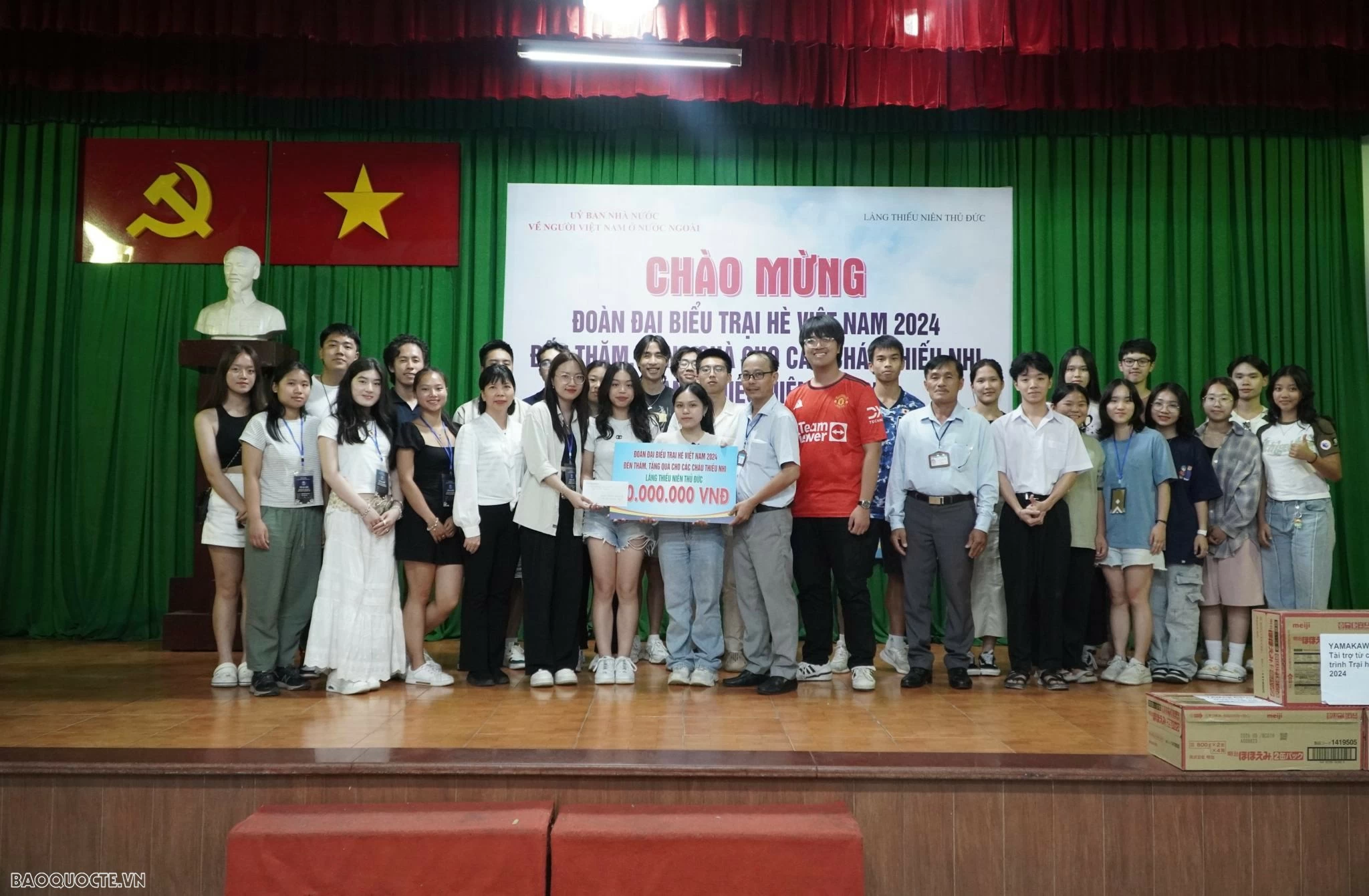 Trại hè Việt Nam 2024: Kiều bào trẻ thích thú khám phá cấu trúc độc đáo của Địa đạo Củ Chi