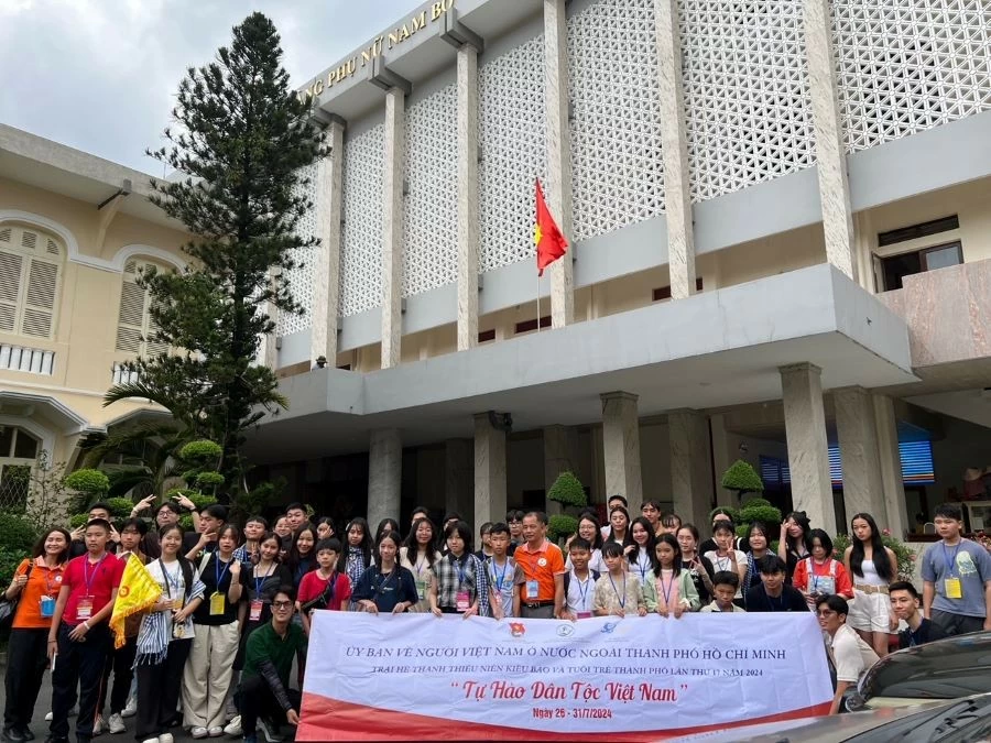 Hành trình ý nghĩa của Trại Hè Thanh thiếu niên kiều bào và tuổi trẻ TP. Hồ Chí Minh năm 2024 Hành trình ý nghĩa của Trại Hè Thanh thiếu niên kiều bào và tuổi trẻ TP. Hồ Chí Minh năm 2024