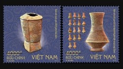 Quảng bá giá trị độc đáo của bảo vật gốm trên những con tem
