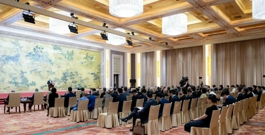 Ảnh ấn tượng (22-28/7): Nga nhắn nhủ Ukraine điều cần làm nếu sẵn sàng hòa đàm, ông Biden giải thích việc rút lui, đập Tam Hiệp Trung Quốc xả lũ