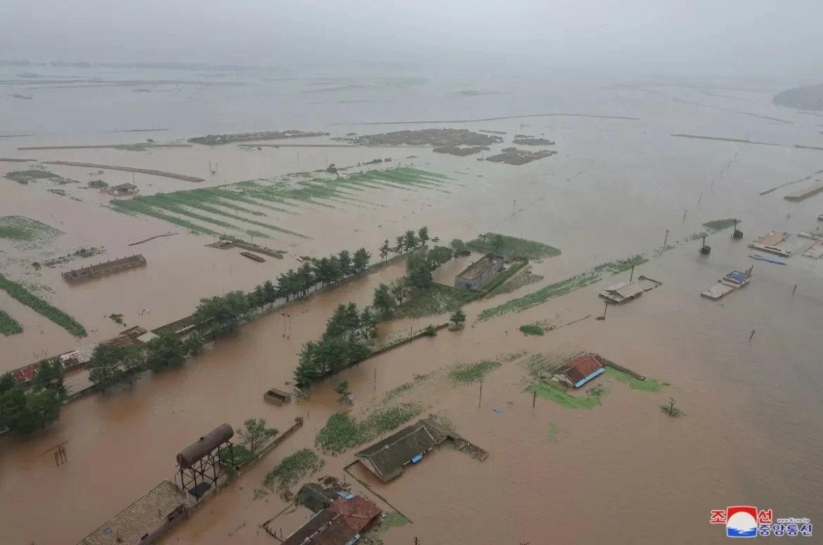 Triều Tiên huy động quân đội để hỗ trợ hàng nghìn người dân bị ảnh hưởng do lũ lụt