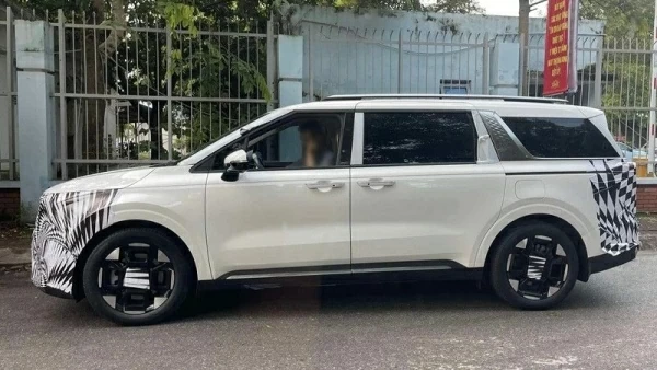 MPV gia đình Kia Carnival 2024 bất ngờ xuất hiện tại Việt Nam