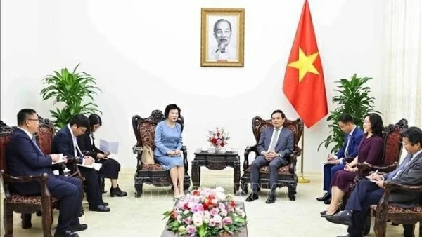 Deputy PM Tran Luu Quang receives Chinese tyre maker Sailun Group