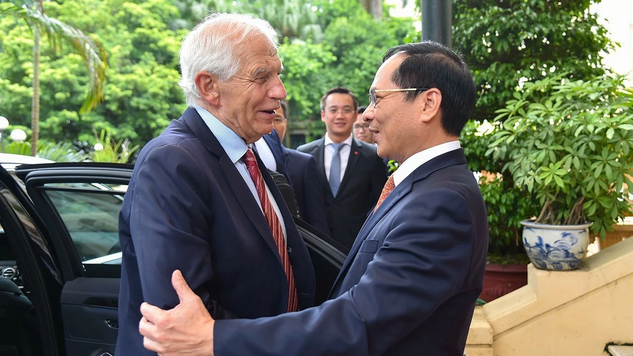 Bộ trưởng Ngoại giao Bùi Thanh Sơn đón, hội đàm với Phó Chủ tịch Ủy ban châu Âu Josep Borrell Fontelles