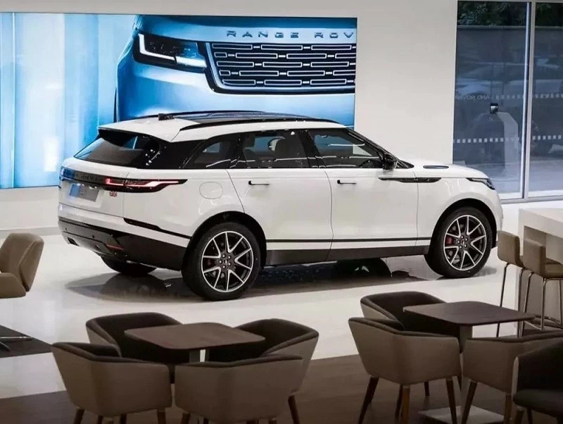 Giá xe Range Rover Velar dự kiến từ 4,2 tỷ đồng.