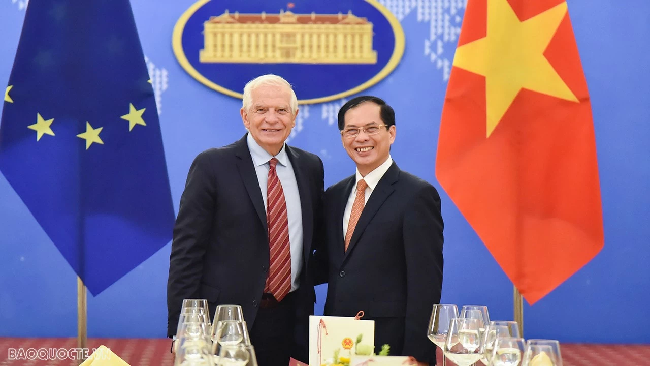 FM Bui Thanh Son, EC Vice President Josep Borrell Fontelles hold talks in Hanoi