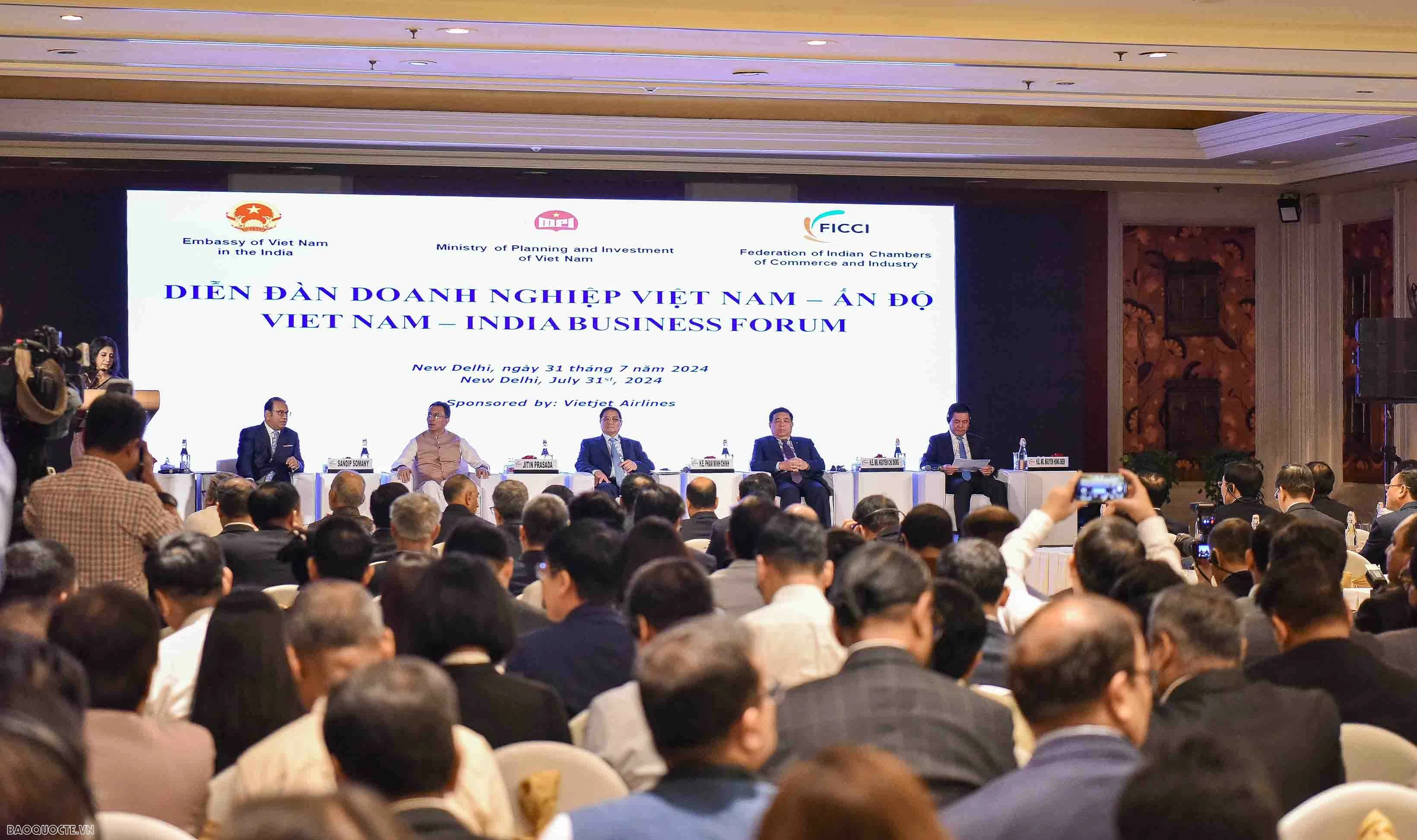 PM Pham Minh Chinh attends Business Forum urging to raise two-way trade to 20 billion USD