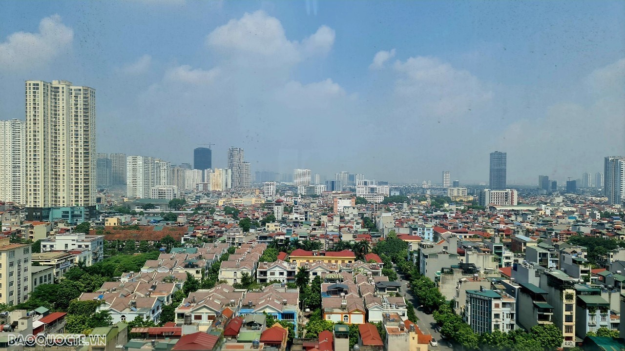 ha noi lien tuc chuyen dong san sang don them lan song dau tu moi